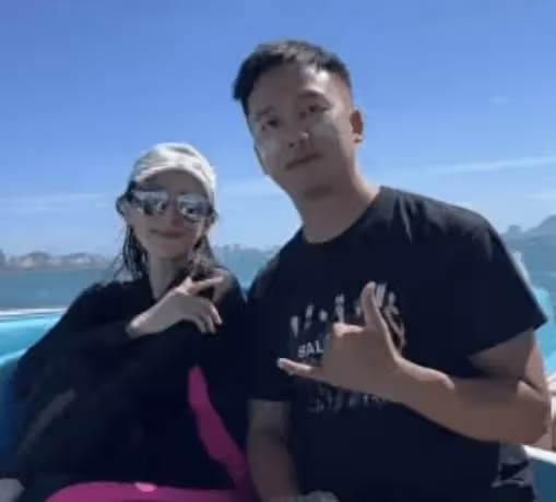 汪峰哭暈在廁所了,章子怡離開他又找個小鮮肉,這是他想不到的!