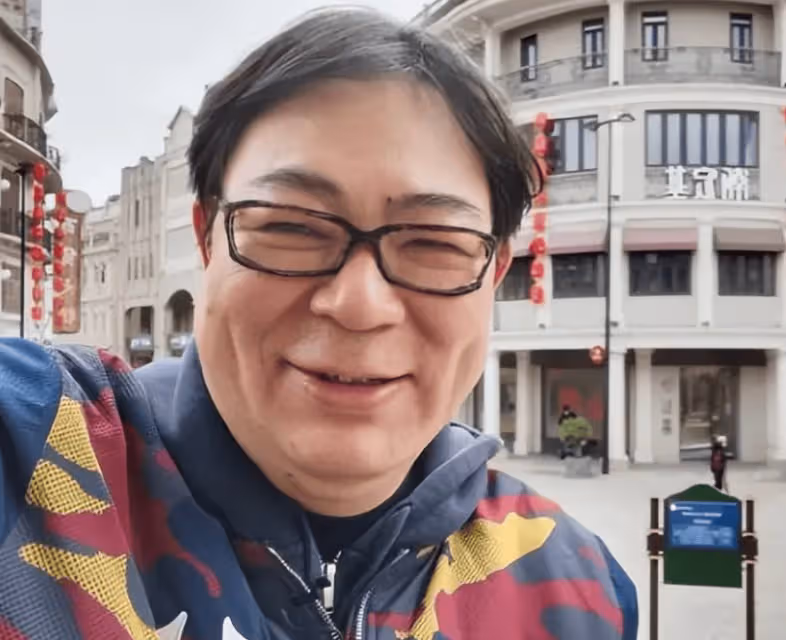 高亞麟腳踩的兩隻船翻了,出軌家暴演員魏嘉,另一位女藝人也被曝光,