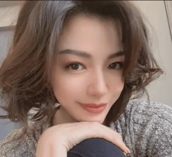 高亞麟腳踩的兩隻船翻了,出軌家暴演員魏嘉,另一位女藝人也被曝光,