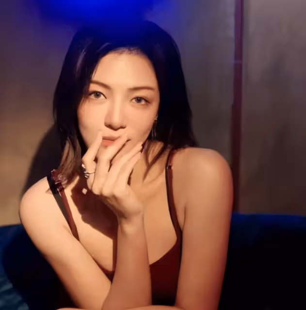 高亞麟腳踩的兩隻船翻了,出軌家暴演員魏嘉,另一位女藝人也被曝光,