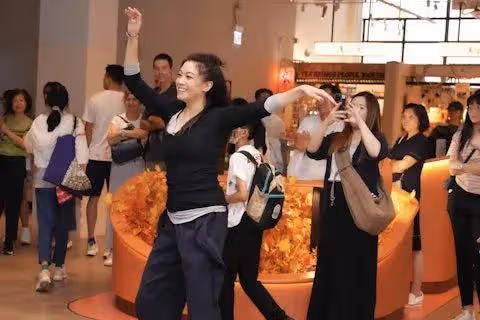 前TVB花旦中環街頭大秀舞功,考慮找一位法國情人?稱法國男士給她好印象