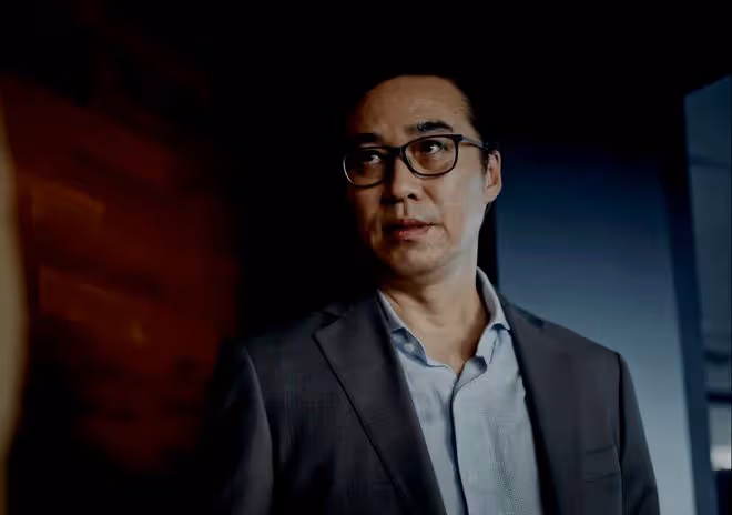 《新生》直到三個女人爬上費可的床,何珊還不知道,程浩玷污費可