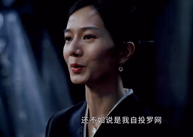 《新生》直到三個女人爬上費可的床,何珊還不知道,程浩玷污費可