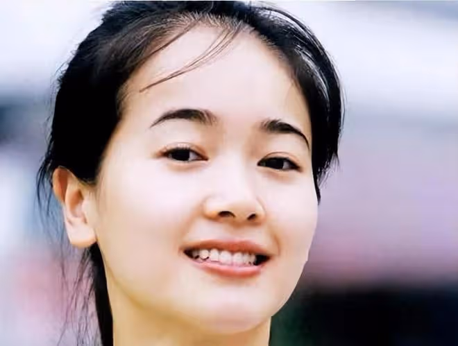 如今證明,再多的名和利都挽救不了「風流成性」的左小青了!