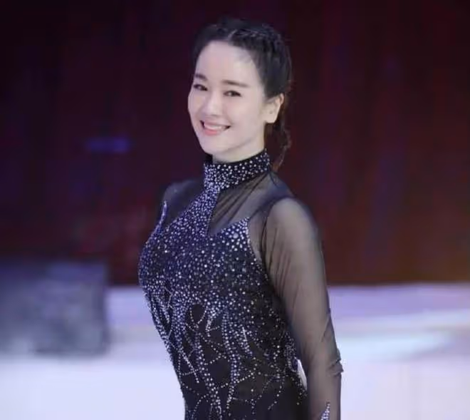 如今證明,再多的名和利都挽救不了「風流成性」的左小青了!