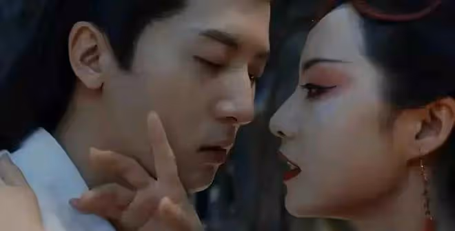 吃瓜!阿嬌新片大尺度秀身材,袒胸又漏乳,活生生成了擦邊神劇