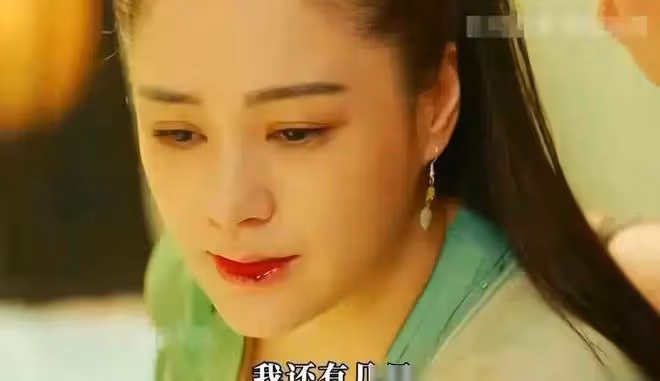 吃瓜!阿嬌新片大尺度秀身材,袒胸又漏乳,活生生成了擦邊神劇