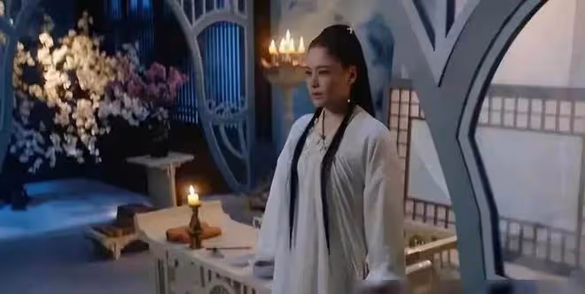 吃瓜!阿嬌新片大尺度秀身材,袒胸又漏乳,活生生成了擦邊神劇