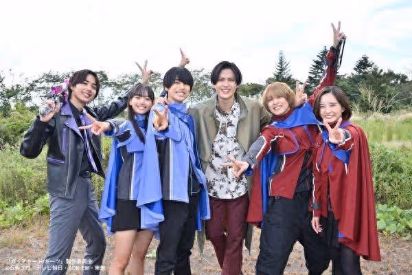 「豪乳版石原聰美」安倍乙接演《假面騎士》！曾來台拍攝辣暈粉絲