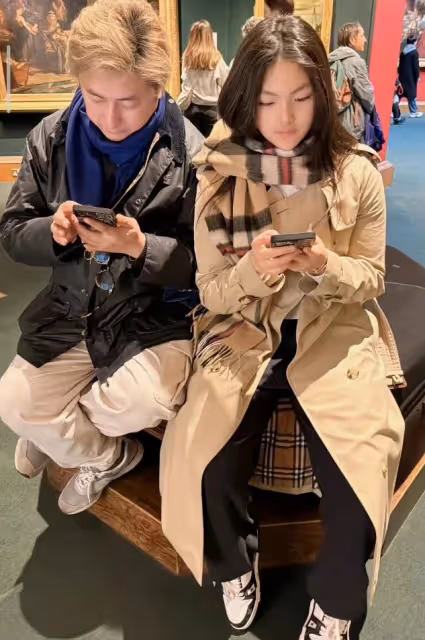 李湘曬女兒留學生活,母女盛裝參加宴會,王詩齡名媛范足好漂亮