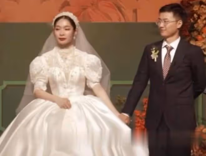 新郎和新娘10年前被棒打鴛鴦,10年後喜結連理,父親:你就是英雄