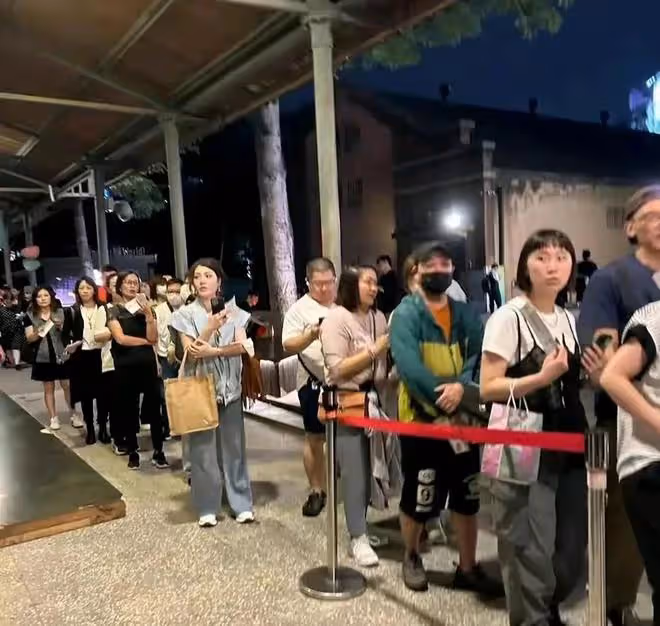 隔著螢幕都覺得寒酸！具俊曄5月4日演唱會現場曝光！