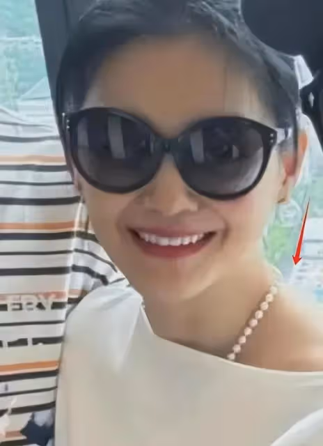 大S近照被嘲顯老，本人親自曬出老公視角照澄清，結果牆都P歪