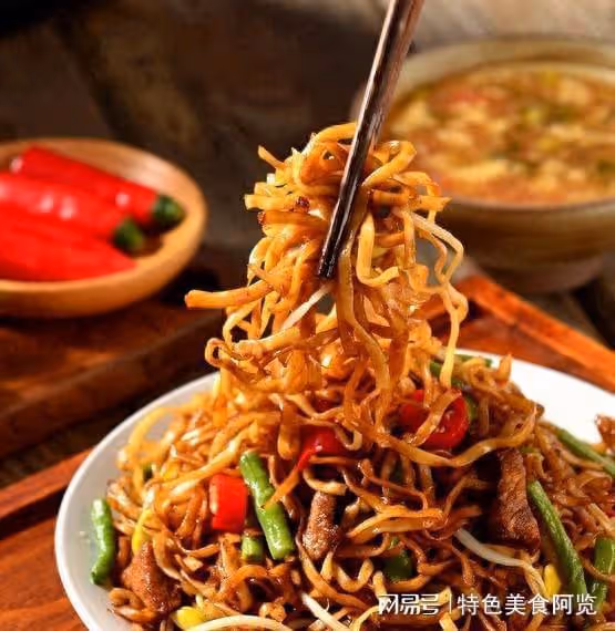 愛上美食,如何做豆角燜面更好吃呢?