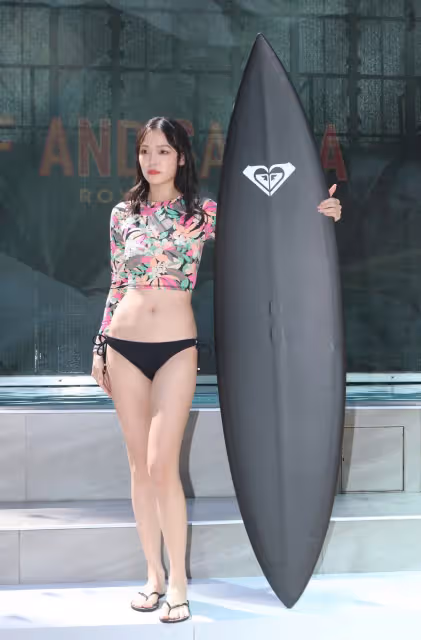 瑞瑪席丹率凱渥名模上演火辣比基尼秀　ROXY「波波UP」系列秒擁好身材
