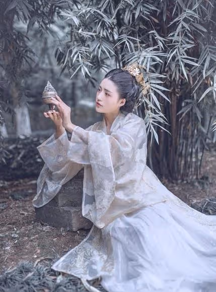 男子嫖娼後:女子發現兩人是老鄉退還了嫖資,雙方還是違法嗎?