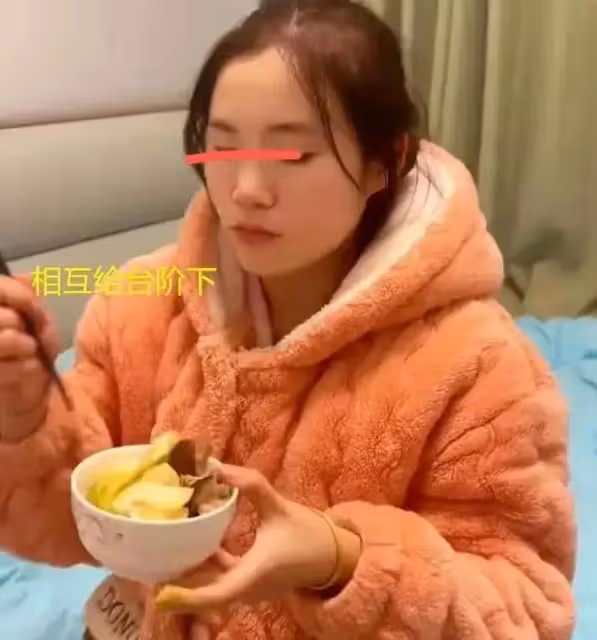 湖南女子吵架後一天沒吃飯,丈夫主動送飯服軟:她遠嫁,無處可去