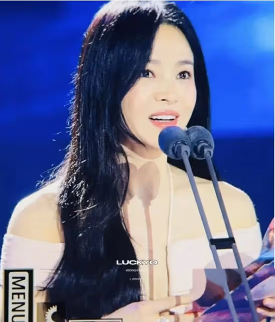 首爾這一夜：42歲宋慧喬嬌俏，裴秀智是全民初戀，湯唯美得很輕鬆