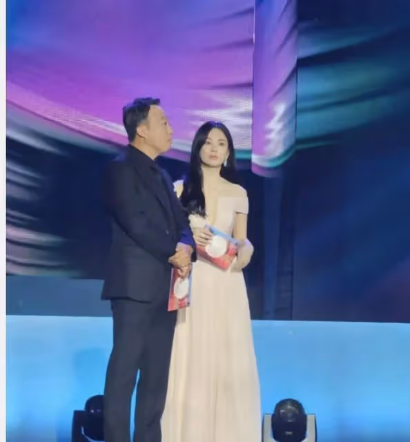 首爾這一夜：42歲宋慧喬嬌俏，裴秀智是全民初戀，湯唯美得很輕鬆