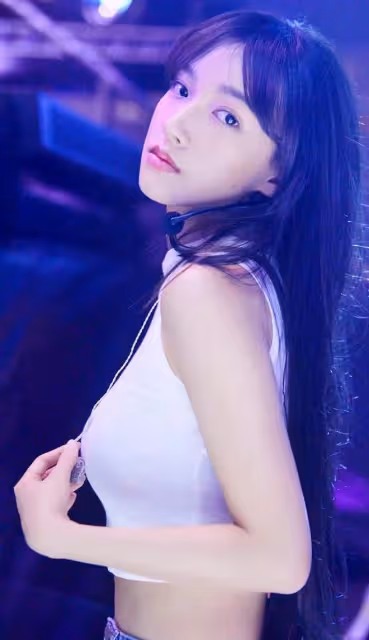 絕美綻放!25歲程瀟驚艷亮相,人間極品尤物讓人心動不已