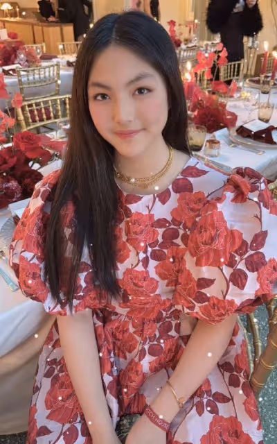 李湘曬王詩齡美照,少女蛻變引關注,自信優雅成焦點