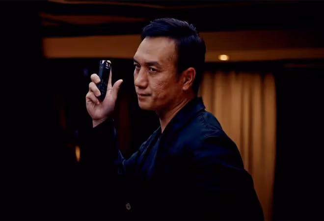 《新生》直到程浩冒死救下費可,陳樹發都不知道,程浩愛的是費可