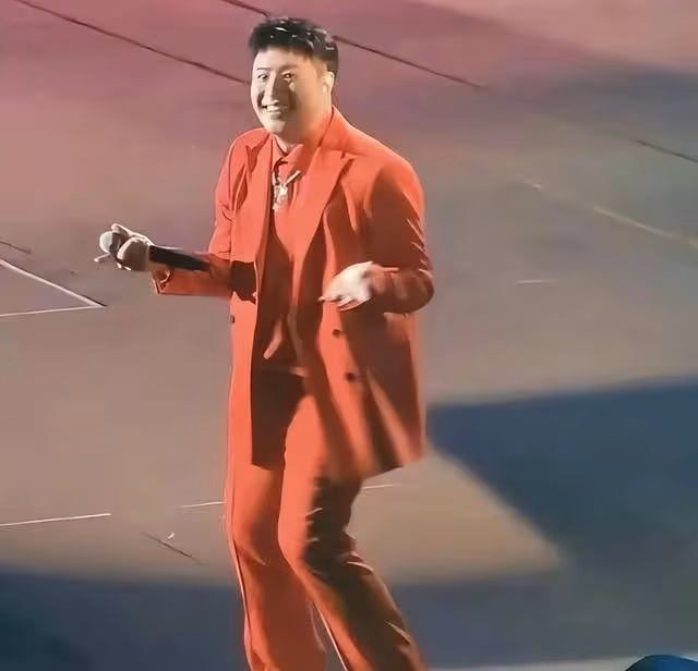 潘瑋柏近照曝光!發胖變胖頭魚沒脖子,腫到衣服爆開,撞臉郝邵文