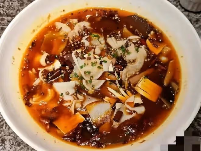 高亞麟徐梓鈞見面飯店被扒:招牌菜是愛情茴香豆,還有情愫神仙雞