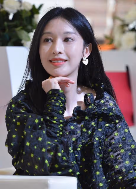 張儷性感照流出,嫵媚動人,網友:得不到的女神
