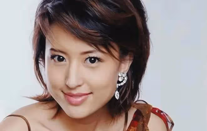 一條動態,戳穿了45歲張蕾的「真實處境」,怪不得她會離開央視