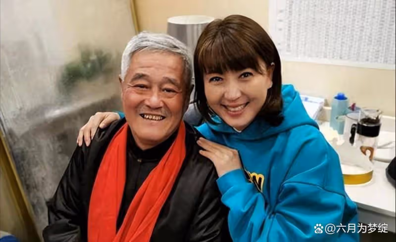 趙本山說拯救了一個惡毒女人的演藝生涯,她卻忘恩負義背叛我上位