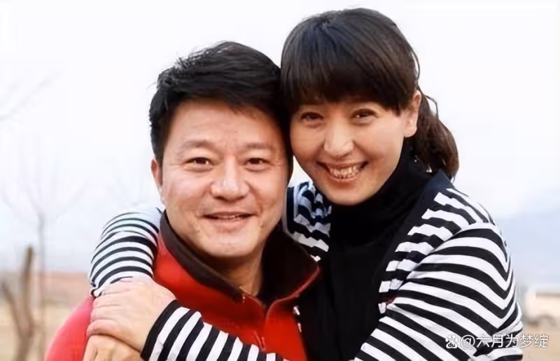 趙本山說拯救了一個惡毒女人的演藝生涯,她卻忘恩負義背叛我上位