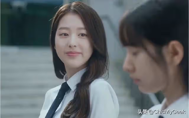 IVE張員瑛親姐姐出道!網友銳評:長得不如妹妹但演員臉