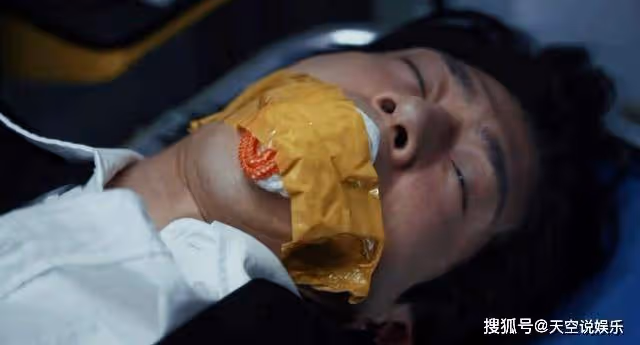 《新生》臨近結局發現,劉漠一個不起眼的舉動,暗示他就是真的費可
