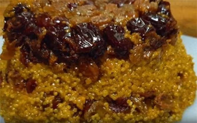 在黃米里加上一碗大棗,半碗紅糖,這樣做,軟糯香甜,健脾養胃