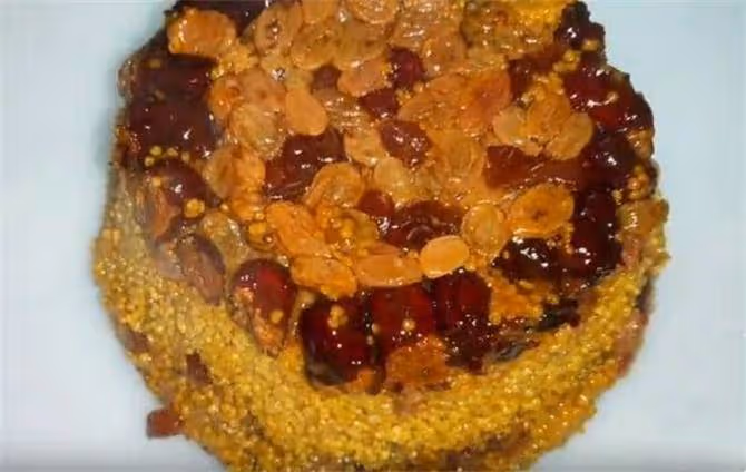 在黃米里加上一碗大棗,半碗紅糖,這樣做,軟糯香甜,健脾養胃
