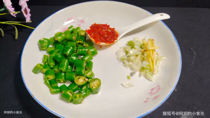 黃瓜絲瓜快靠邊,入夏後這菜使勁吃!和牛肉炒一盤,極致脆嫩、下飯菜頂流