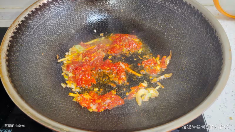 黃瓜絲瓜快靠邊,入夏後這菜使勁吃!和牛肉炒一盤,極致脆嫩、下飯菜頂流