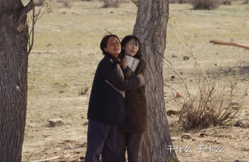 《我的阿勒泰》《不可告人》各看4集，一個已經棄，一個看上癮