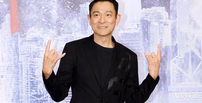 62歲劉德華驚爆再當爸！58歲朱麗倩傳懷二胎，全網震撼：生猛男神