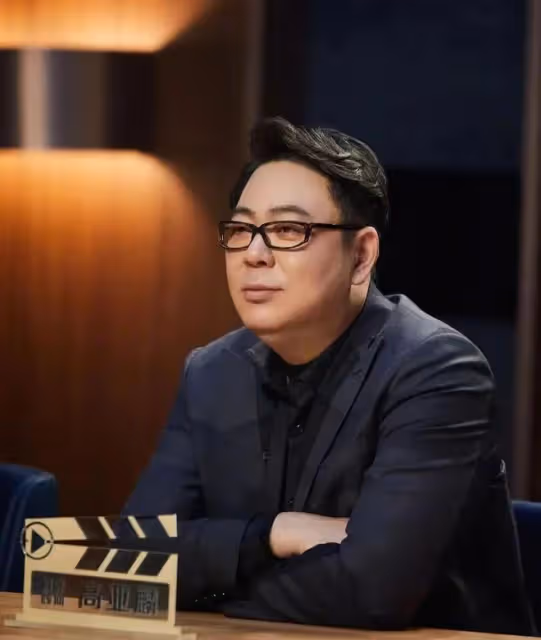 高亞麟的風波，扯開了娛樂圈「遮羞布」，蔣欣楊冪一語中的