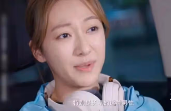 高亞麟的風波，扯開了娛樂圈「遮羞布」，蔣欣楊冪一語中的