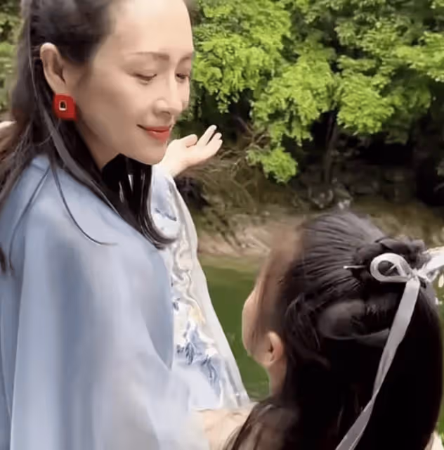 章子怡女兒已是大姑娘,苦命的女人也有幸福的時刻