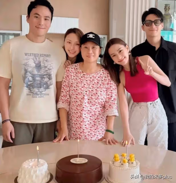 何超蓮33歲生日在KTV唱《日不落》表白老公,竇驍出鏡高大帥氣