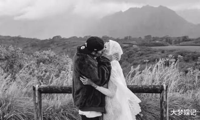 小賈斯汀要當爸了！老婆海莉挺孕肚入鏡…被爆懷孕6個月