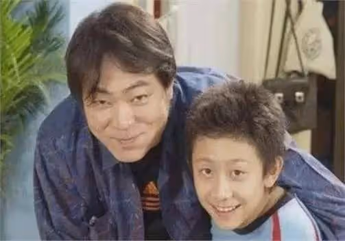 堅持和妻子丁克,卻和情人生孩子,52歲高亞麟已經走上「不歸路」