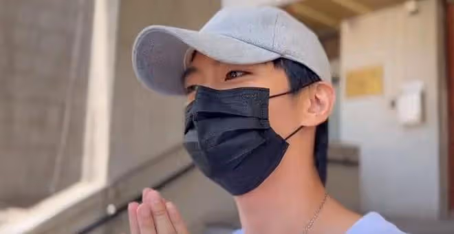 炎亞綸有望獲判緩刑,耀樂笑著走出法庭,雙方和解金額談妥