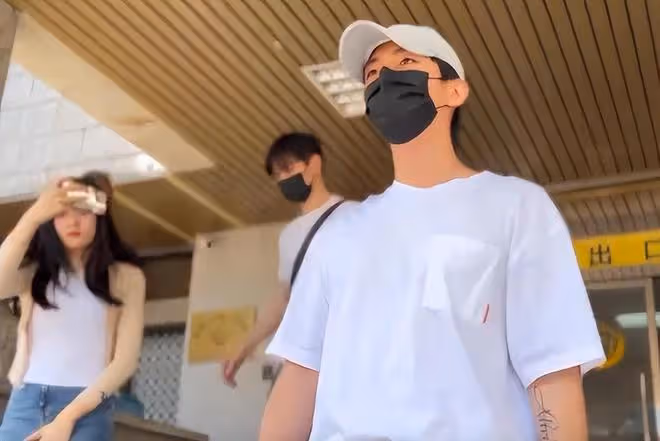 炎亞綸有望獲判緩刑,耀樂笑著走出法庭,雙方和解金額談妥