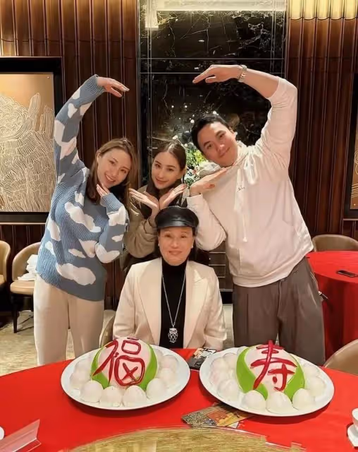 何超蓮帶竇驍回香港豪宅慶生,三太陳婉珍為女兒送蛋糕和祝福