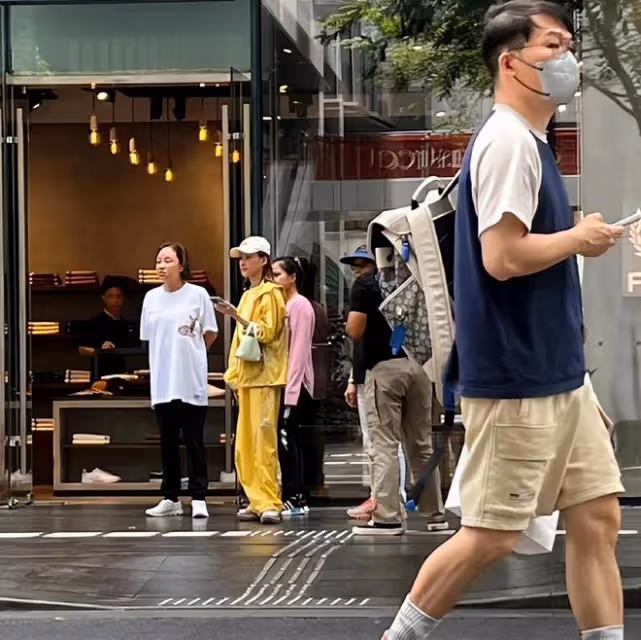 何超蓮帶竇驍回香港豪宅慶生,三太陳婉珍為女兒送蛋糕和祝福